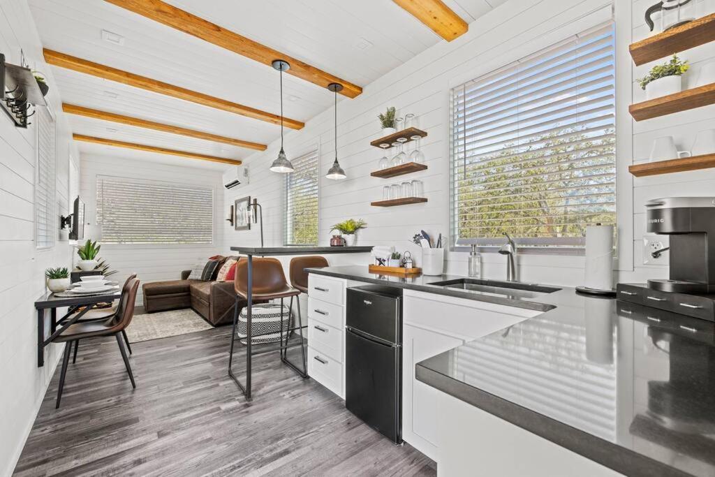 New! The Texas Longhorn-Luxury Container Home Фредериксберг Экстерьер фото