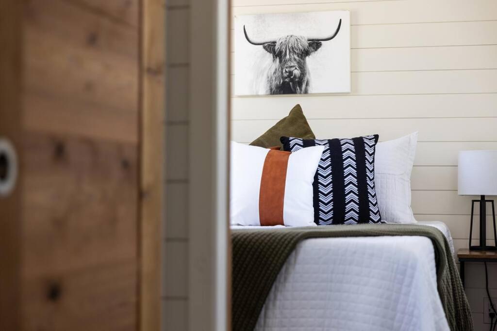 New! The Texas Longhorn-Luxury Container Home Фредериксберг Экстерьер фото